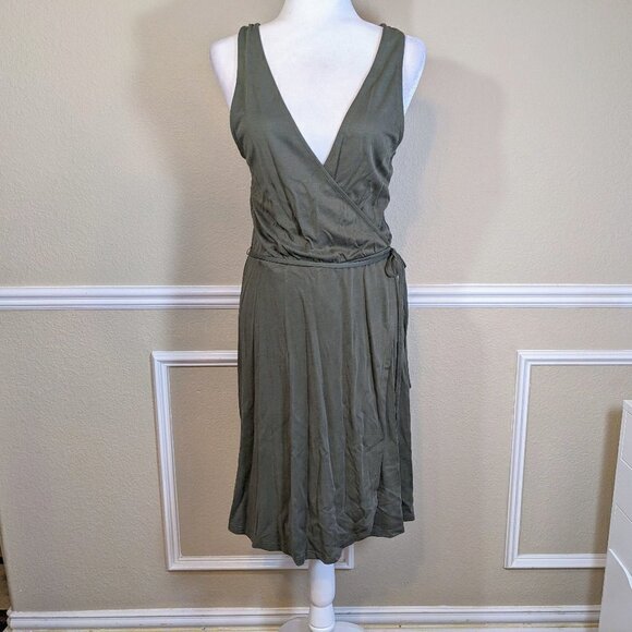 Olive Sleeveless Perfect Summer Wrap Dress - Picture 3 of 3